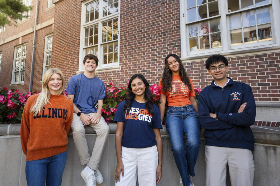 Gies Business Students Outside Wohlers Hall
