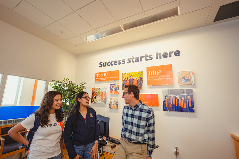 Students in Gies Career Office